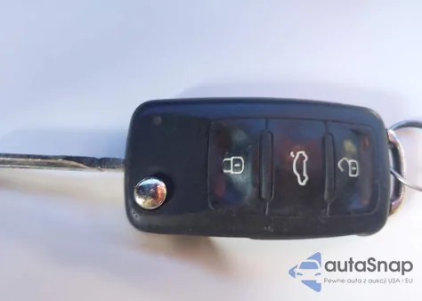 2013 Volkswagen Jetta 2.0L S z USA, uszkodzony, nr VIN 3VW2K7AJ4DM369611